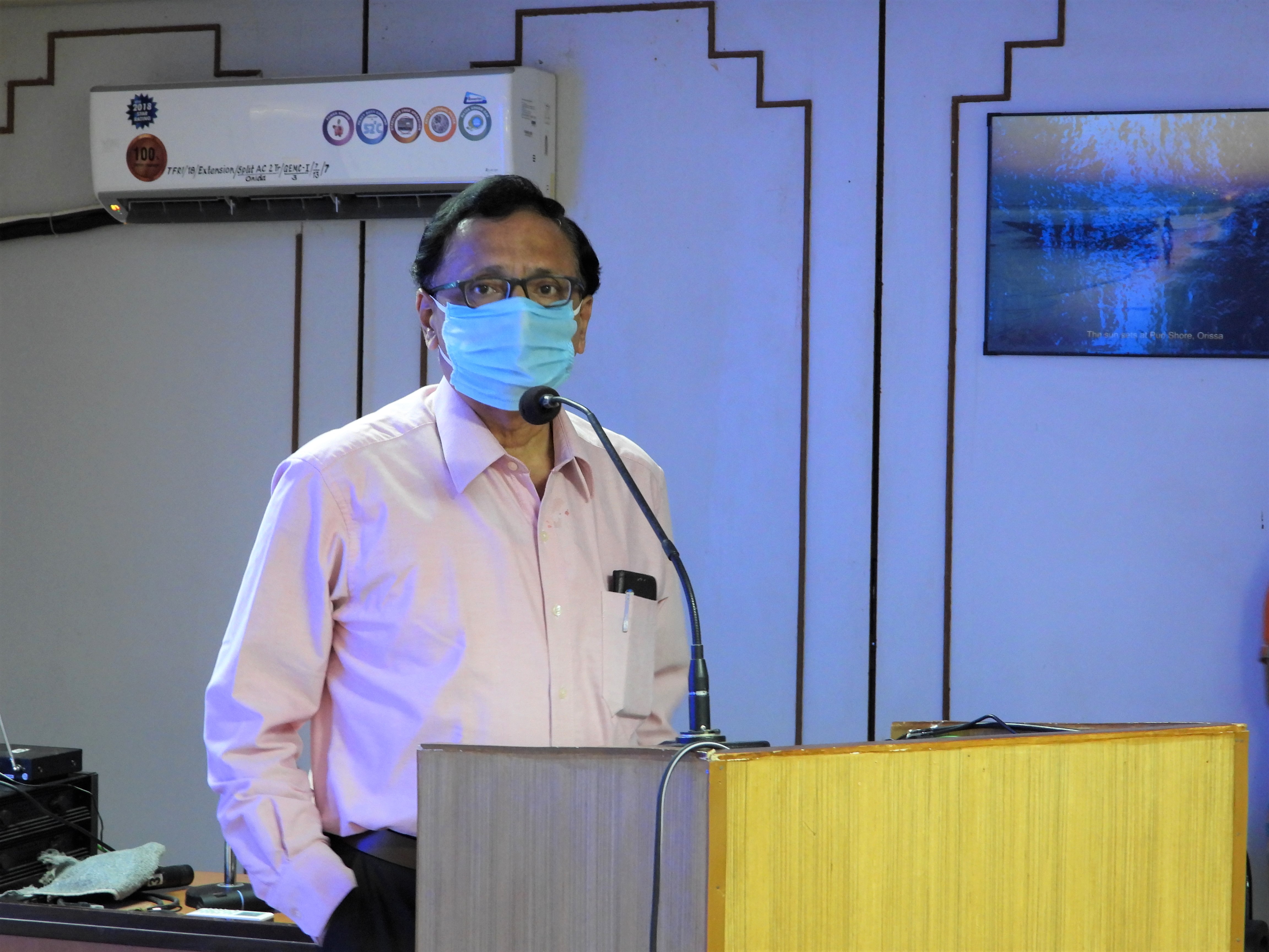 Dr. G. Rajeshwar Rao, Director, TFRI addressing the participants